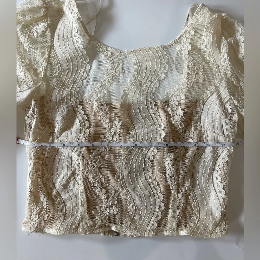 FOREVER 21 Lace Cream Lace Top Size Large